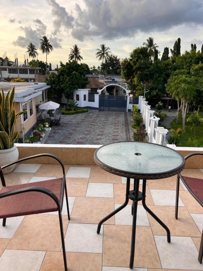 Haika Home Lodge Dar es Salaam Ngoại thất bức ảnh